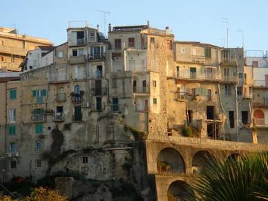 Blick auf die Häuser, Italienisch Sprachreisen für Erwachsene