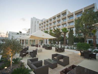 Sitzgelegenheiten Salini Hotel, Malta Sprachreisen
