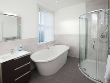 Badezimmer Beispiel Premium Apartment, Englisch in Torquay