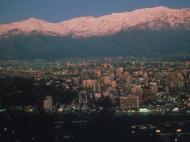 Santiago de Chile bei Nacht, Spanisch Sprachreisen für Erwachsene
