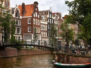 Grachten in Amsterdam, Niederländisch Sprachreisen für Erwachsene