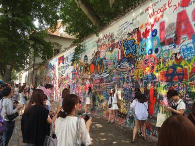 John Lennon Wall Prag, Tschechisch Sprachreisen für Erwachsene