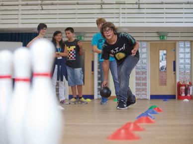 Freizeitprogramm Bowling - Englisch Sprachreisen Cambridge