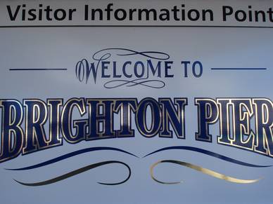 Touristeninfo am Brighton Pier, Englisch Sprachferien für Schüler