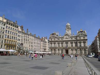 Place des Terreaux in Lyon, Französisch Sprachreisen für Erwachsene