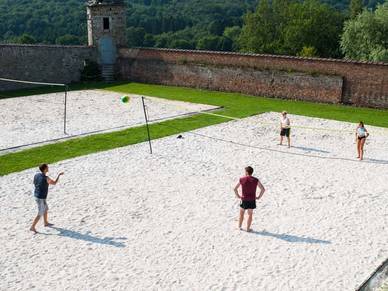 Volleyball-Spiel nach dem Unterricht - Schüler Sprachschule Ferrières, Belgien