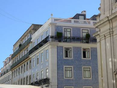 Typische Azulejo (Kachelkunst) in Lissabon, Portugiesisch Sprachreise