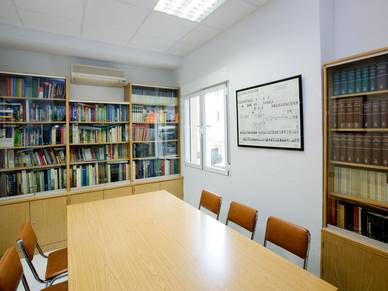 Unterrichtsraum und Bibliothek, Spanisch Sprachschule Madrid