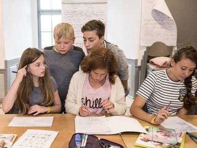 Aufgaben im Team lösen, Englisch Sprachschule in Hohensolms