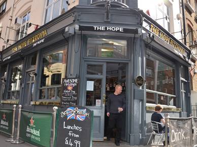 Traditioneller Pub in London, Englisch Sprachreisen für Erwachsene