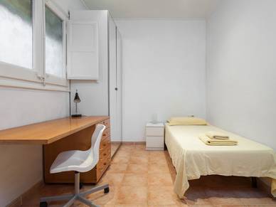 Einzelzimmer im Studenten Apartment - Sprachaufenthalt Barcelona