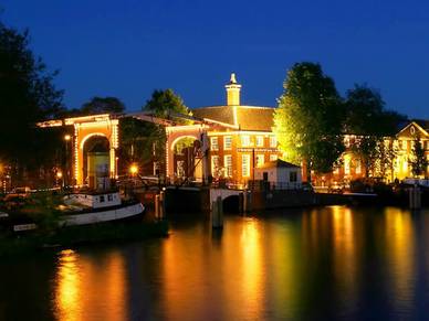 Amsterdam bei Nacht, Niederländisch Sprachreisen für Erwachsene