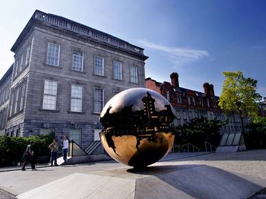 Skulptur, Trinity College - English Sprachentraing Dublin