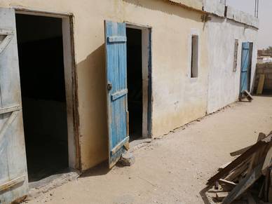 Eingang zu Klassenräumen - StudyLingua Projekthilfe Mauretanien