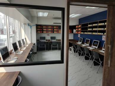 Computerraum der Sprachschule Bangkok