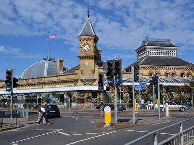 Bahnhof Eastbourne, Englisch Sprachreisen für Erwachsene