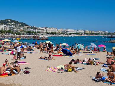 Sandstrand in Cannes, Französisch Sprachferien für Schüler 