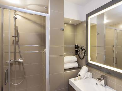 Beispiel Badezimmer im Hotel Negre Coste, Französisch Sprachreisen