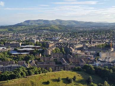 Blick auf Edinburgh vom Arthur's Seat, Englisch Sprachreisen Schottland