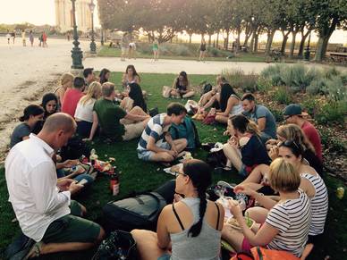 gemeinsames Picknick, Französisch Sprachschule Montpellier